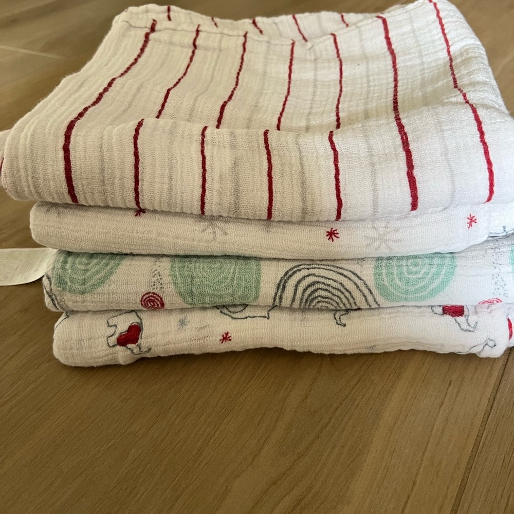 Aden + Anais 4 pack swaddle blankets / blue gray and red color